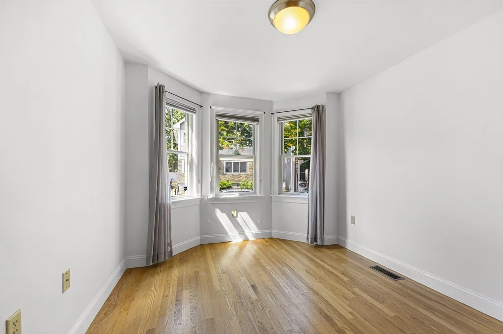 3 bed, 2 bath apartment for rent at 114 P St Unit A, South Boston — photo 14 of 23