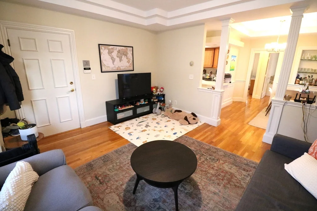 2 bed, 1 bath apartment for rent at 114 Pleasant St Unit 1, Cambridgeport — photo 4 of 17