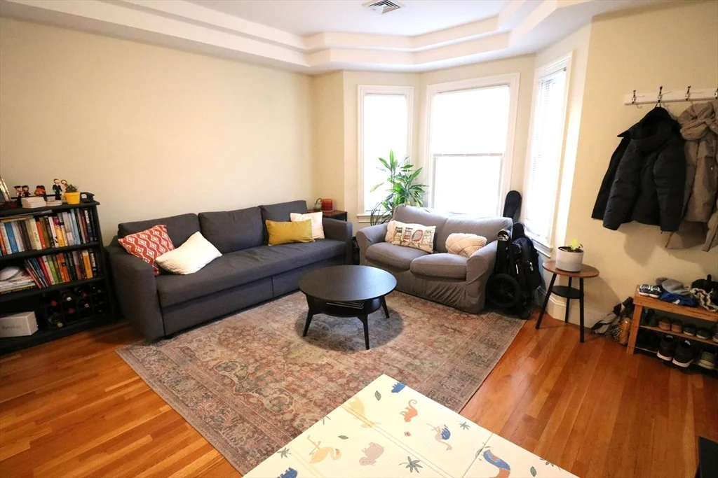 2 bed, 1 bath apartment for rent at 114 Pleasant St Unit 1, Cambridgeport — photo 1 of 17