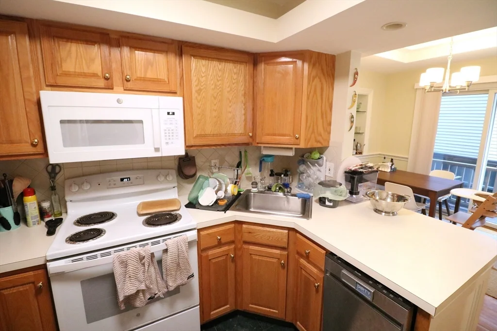 2 bed, 1 bath apartment for rent at 114 Pleasant St Unit 1, Cambridgeport — photo 10 of 17