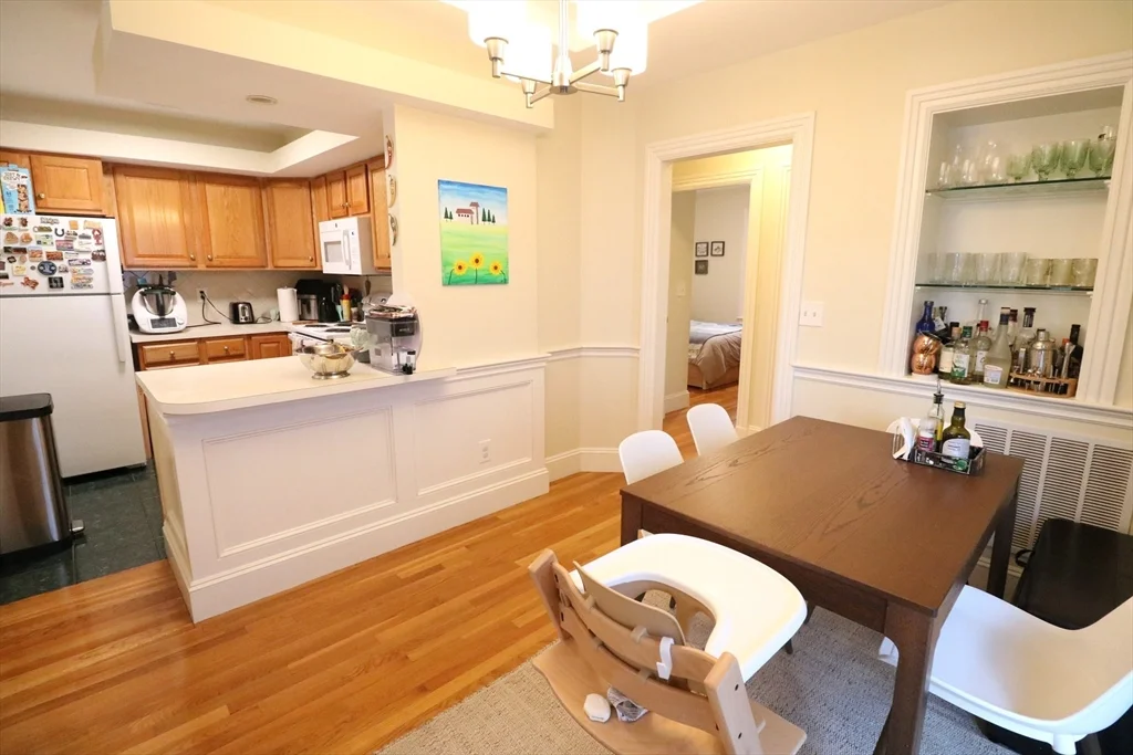 2 bed, 1 bath apartment for rent at 114 Pleasant St Unit 1, Cambridgeport — photo 9 of 17