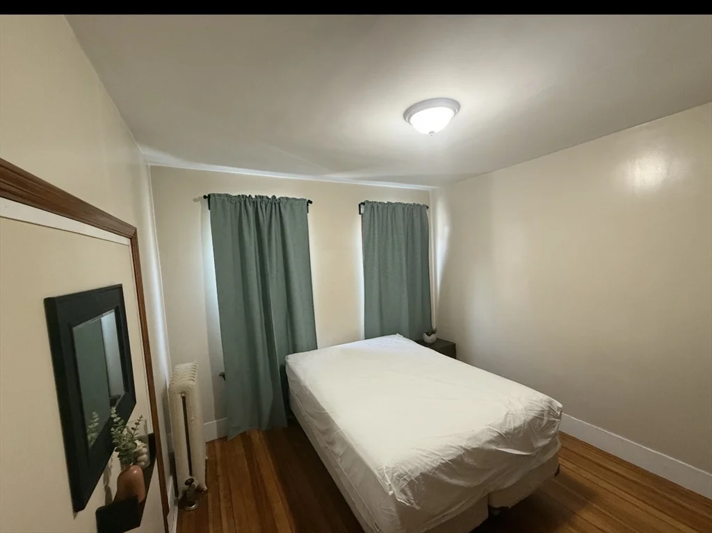 1 bed, 1 bath apartment for rent at 114 Pleasant Unit 3, Dorchester — photo 1 of 3