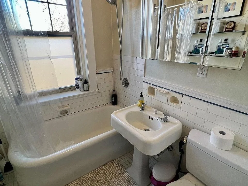 1 bed, 1 bath apartment for rent at 114 Riverway Unit 17, Fenway — photo 8 of 9