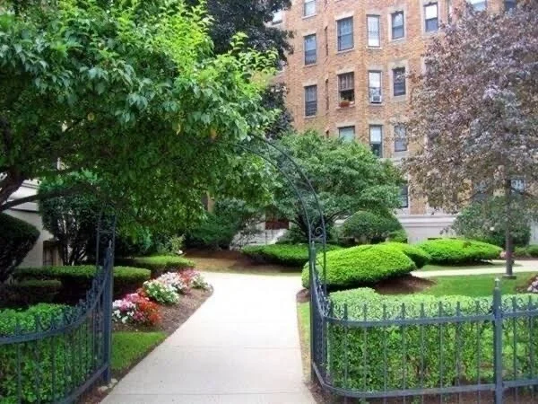 1 bed, 1 bath apartment for rent at 114 Riverway Unit 17, Fenway — photo 9 of 9