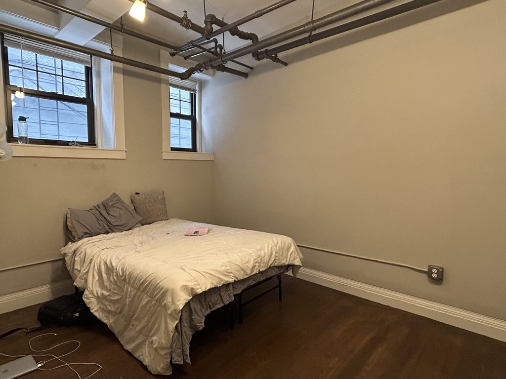 1 bed, 1 bath apartment for rent at 114 Riverway Unit 99, Longwood — photo 5 of 7