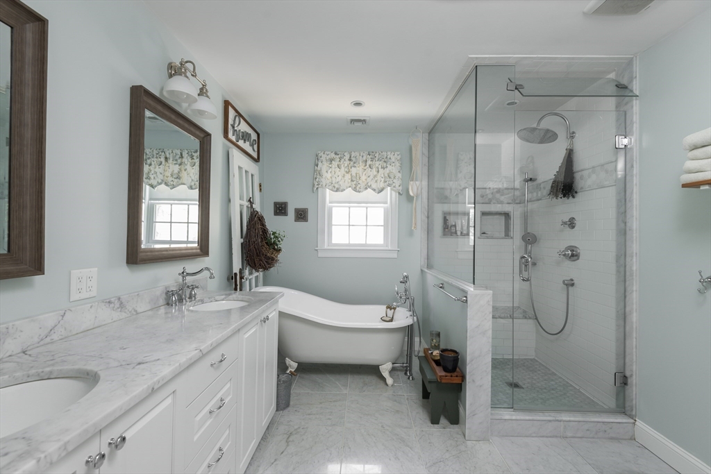 3 bed, 3 bath apartment for rent at 114 Standish St, Pembroke — photo 16 of 27