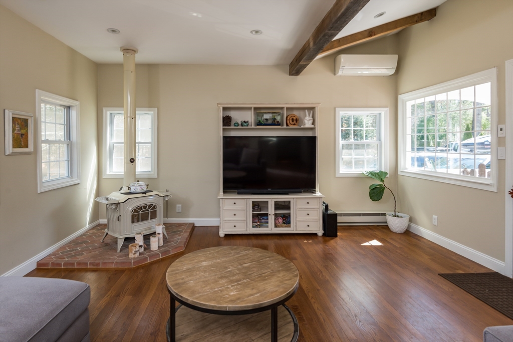3 bed, 3 bath apartment for rent at 114 Standish St, Pembroke — photo 4 of 27