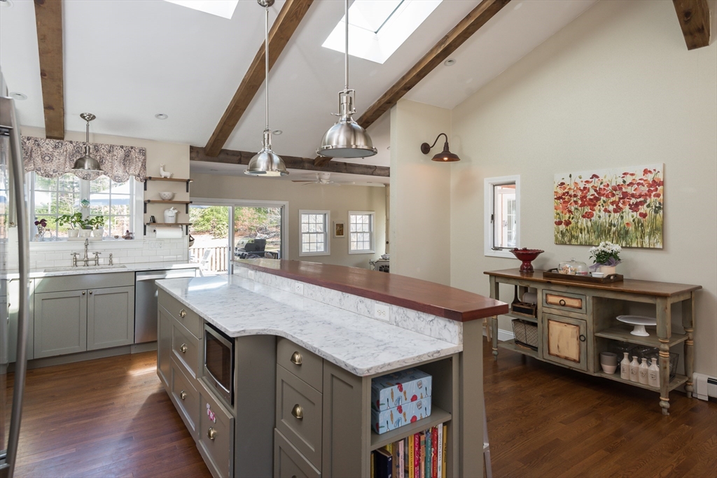 3 bed, 3 bath apartment for rent at 114 Standish St, Pembroke — photo 8 of 27
