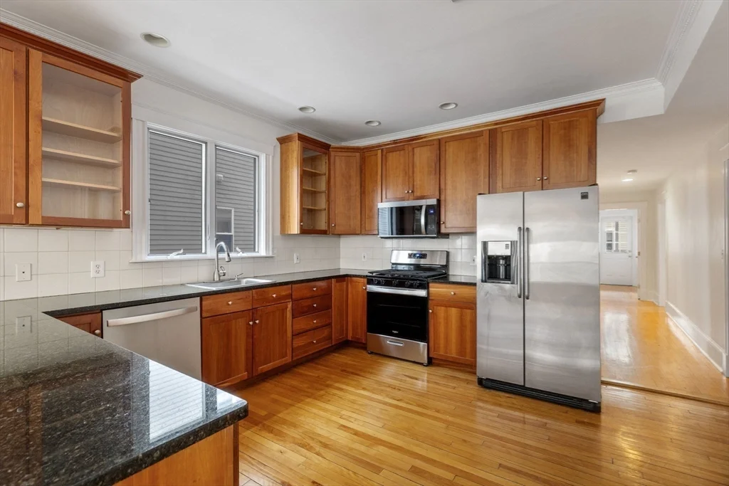 3 bed, 2 bath apartment for rent at 114 Trowbridge Unit 1, Mid Cambridge — photo 18 of 25