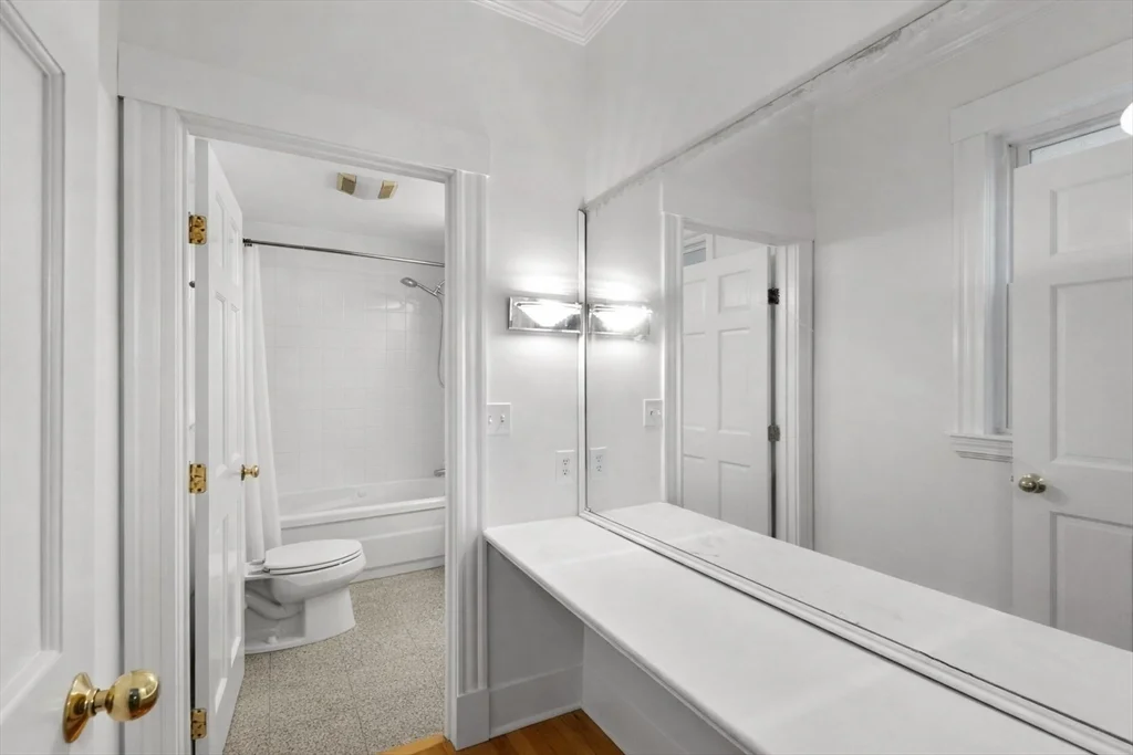 3 bed, 2 bath apartment for rent at 114 Trowbridge Unit 1, Mid Cambridge — photo 8 of 25