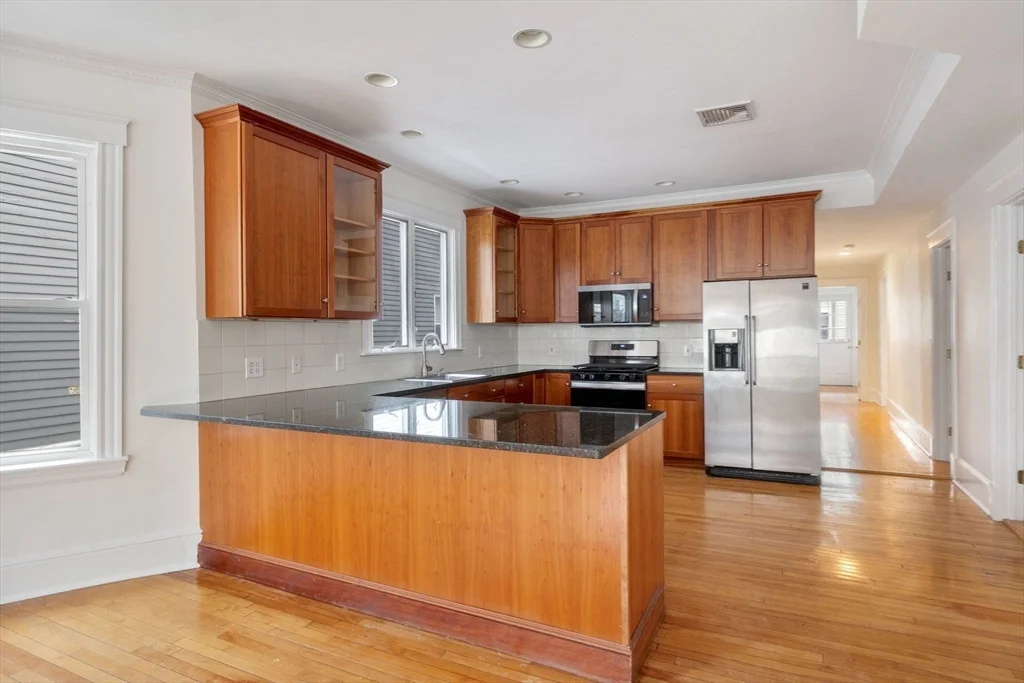 3 bed, 2 bath apartment for rent at 114 Trowbridge Unit 1, Mid Cambridge — photo 19 of 25
