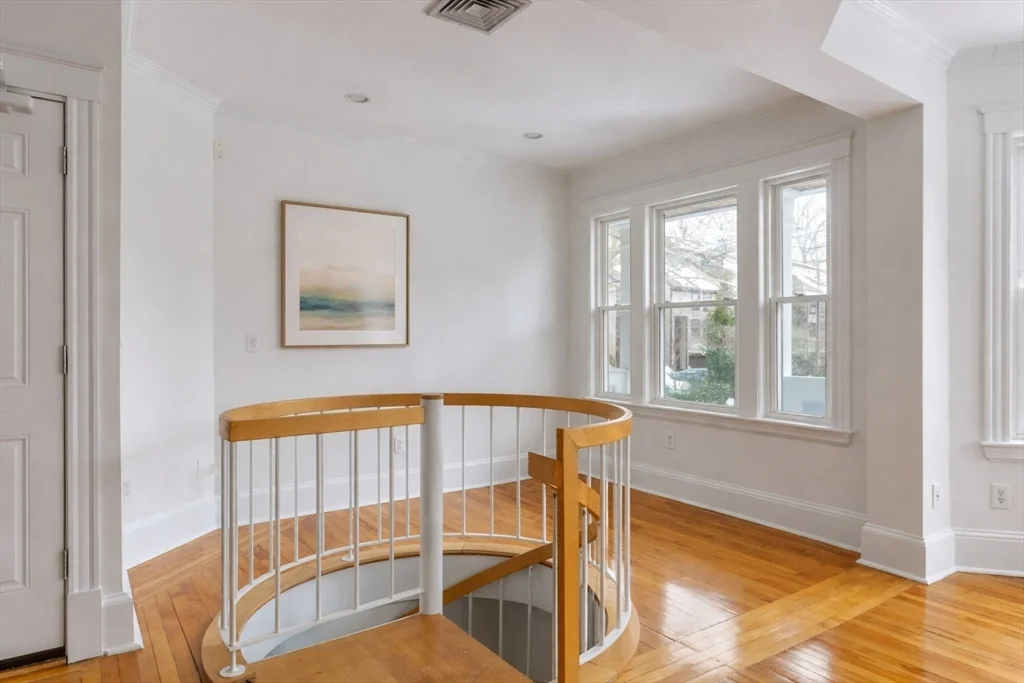 3 bed, 2 bath apartment for rent at 114 Trowbridge Unit 1, Mid Cambridge — photo 2 of 25