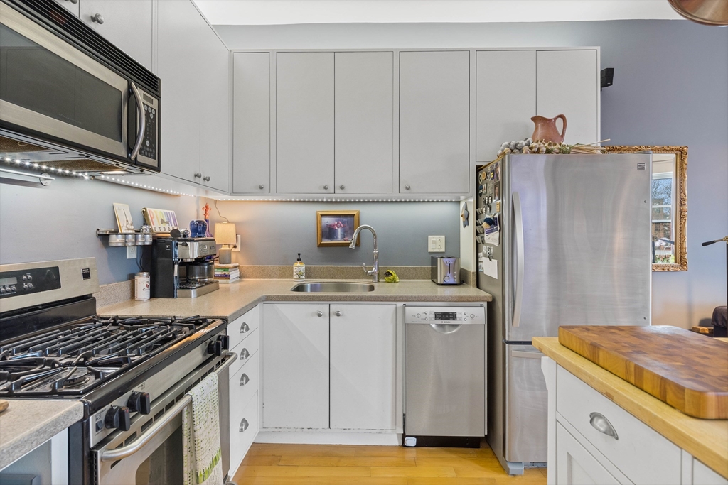 1 bed, 1 bath apartment for rent at 114 West Concord St Unit 2, South End — photo 8 of 18