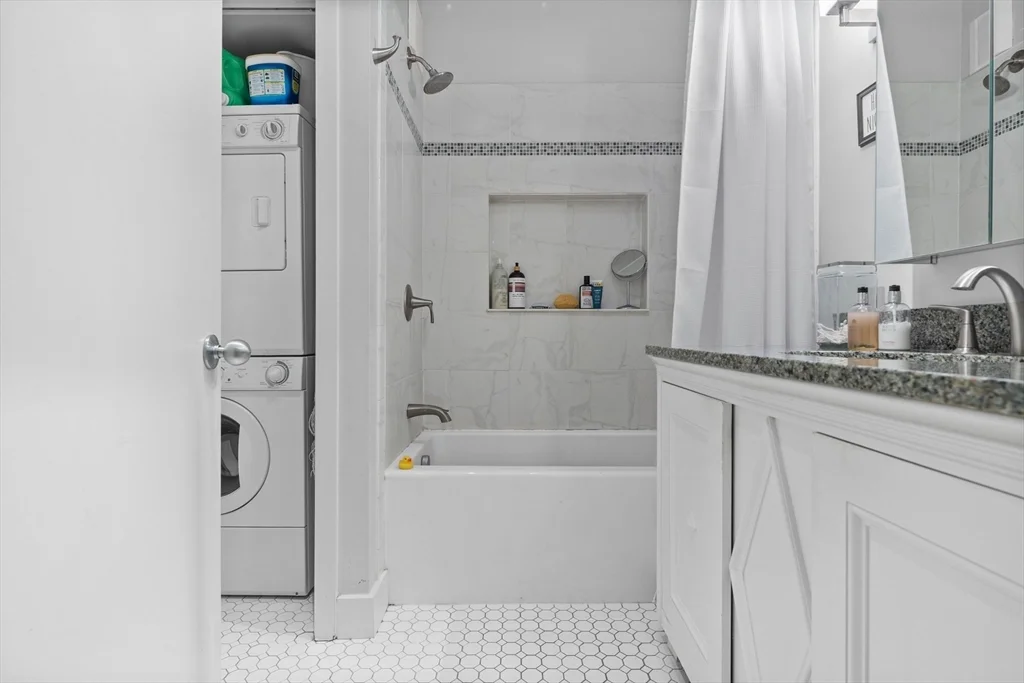 1 bed, 1 bath apartment for rent at 114 West Concord St Unit 2, South End — photo 10 of 18