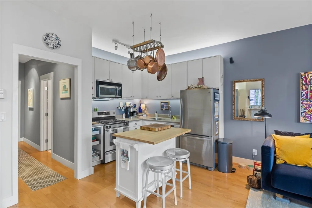 1 bed, 1 bath apartment for rent at 114 West Concord St Unit 2, South End — photo 7 of 18