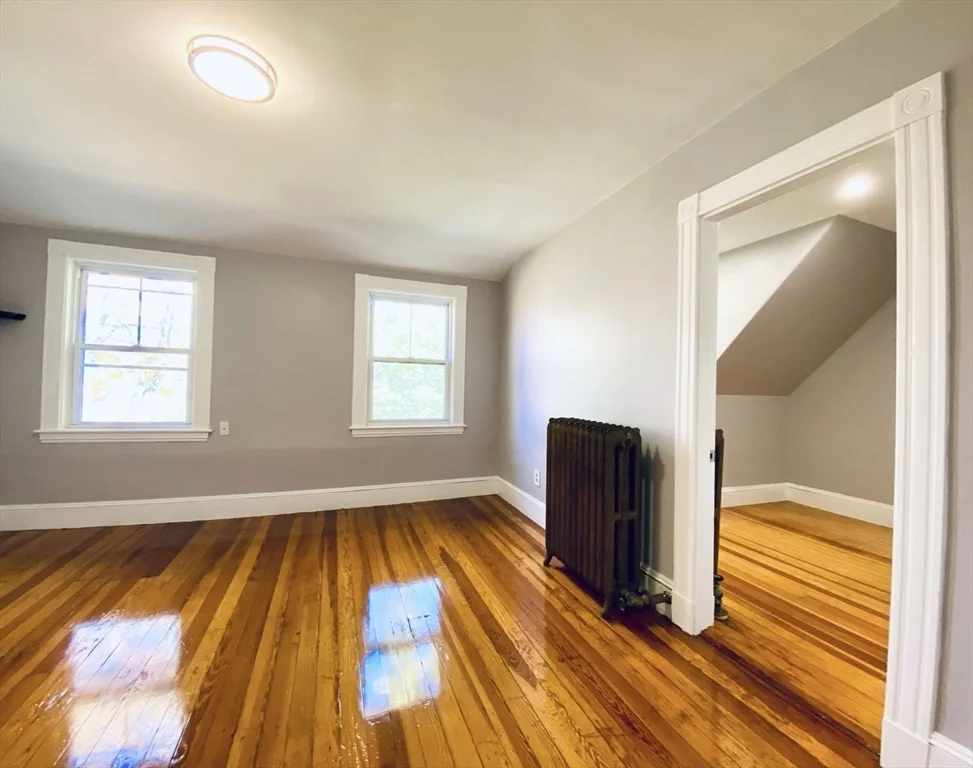 2 bed, 1 bath apartment for rent at 114 White St Unit 3, Waverley — photo 2 of 15
