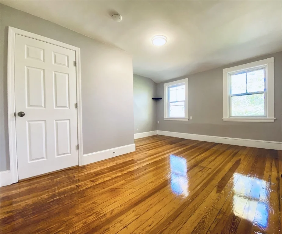 2 bed, 1 bath apartment for rent at 114 White St Unit 3, Waverley — photo 4 of 15