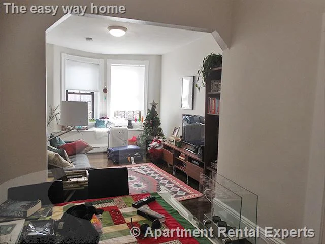 2 bed, 1 bath apartment for rent at 114 Willow St Unit 2, Inman Square — photo 2 of 6