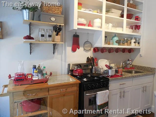 2 bed, 1 bath apartment for rent at 114 Willow St Unit 2, Inman Square — photo 4 of 6