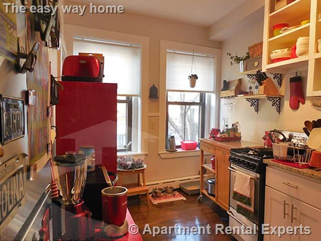 2 bed, 1 bath apartment for rent at 114 Willow St Unit 2, Inman Square — photo 3 of 6