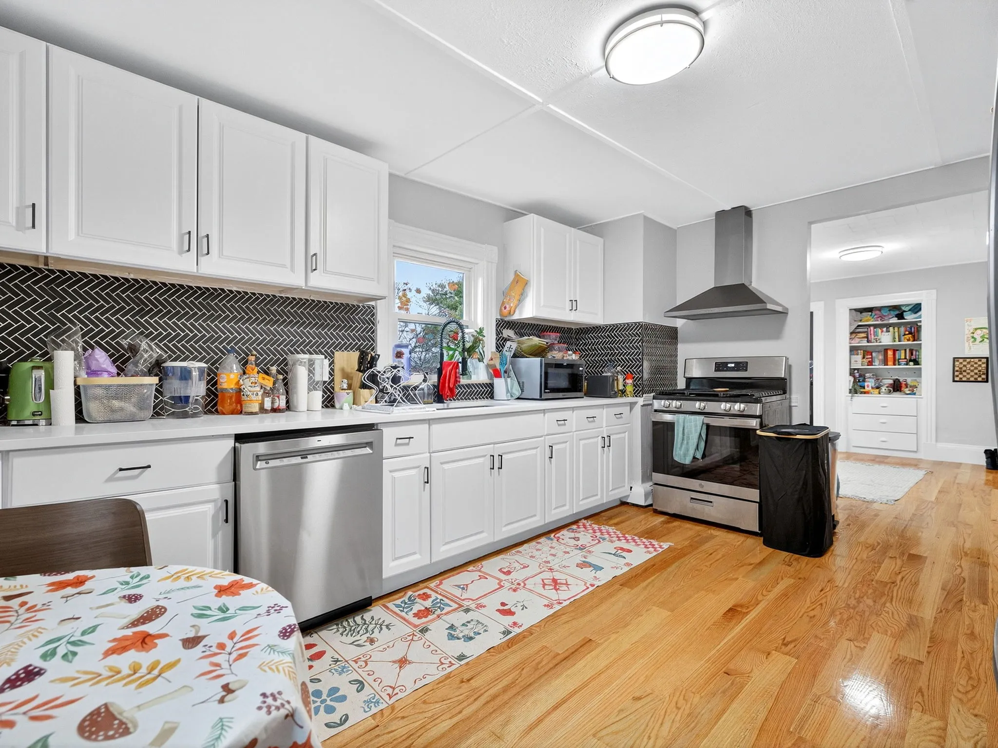 3 bed, 1.5 bath apartment for rent at 114 Woodstock St Unit 3, West Somerville — photo 1 of 13