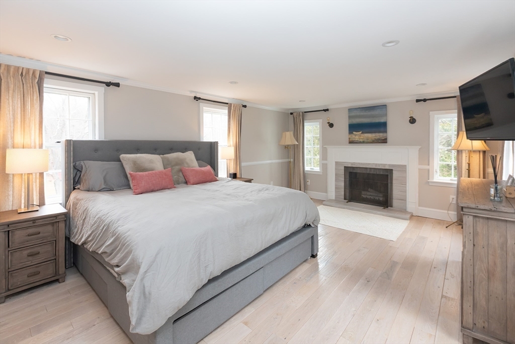 5 bed, 4+ bath apartment for rent at 1142 Main St, Hingham — photo 12 of 24