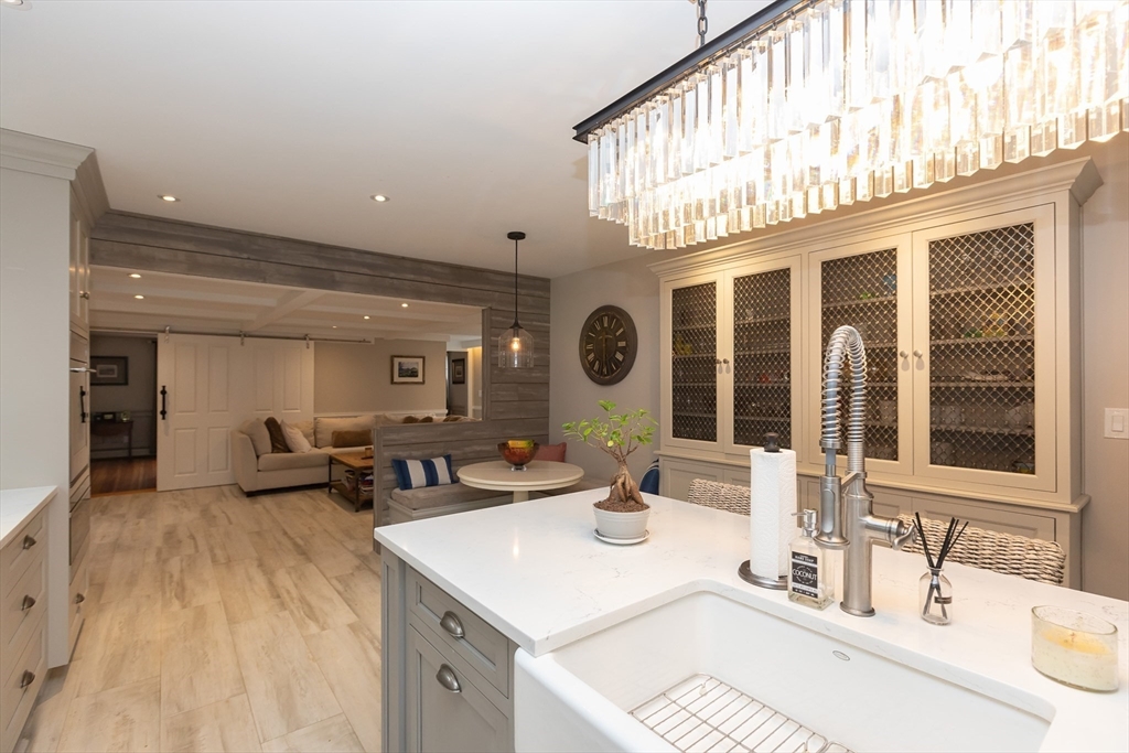5 bed, 4+ bath apartment for rent at 1142 Main St, Hingham — photo 5 of 24