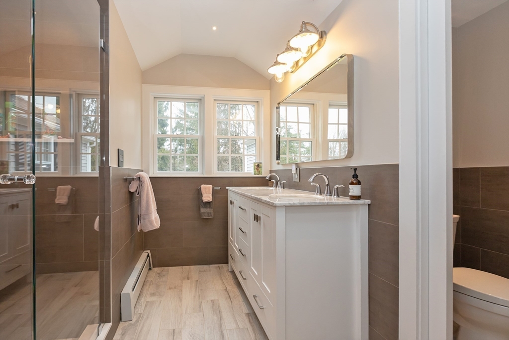 5 bed, 4+ bath apartment for rent at 1142 Main St, Hingham — photo 17 of 24