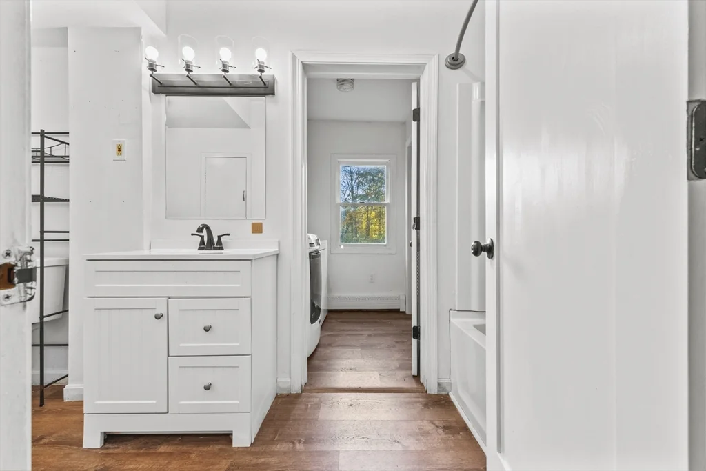 3 bed, 1 bath apartment for rent at 1142 Washington St Unit 1, Whitman — photo 8 of 16