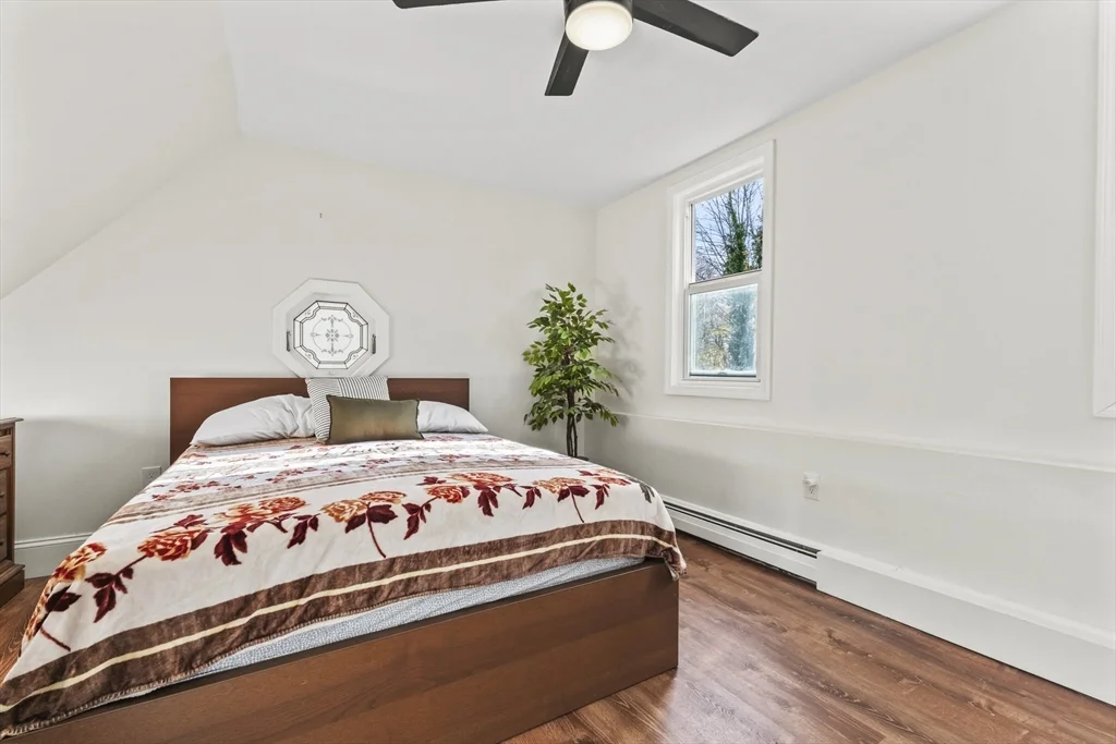2 bed, 1 bath apartment for rent at 1142 Washington St Unit 2, Whitman — photo 9 of 10