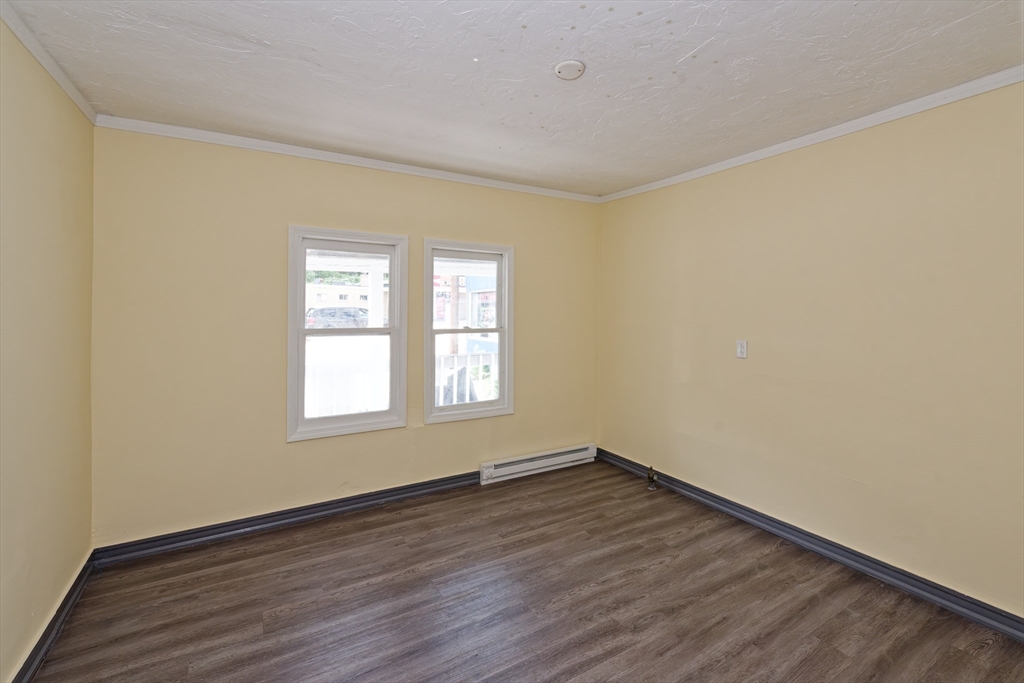 3 bed, 1 bath apartment for rent at 1143 Grafton St Unit 1st floor, Worcester — photo 5 of 14