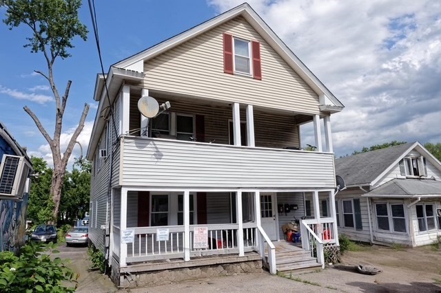 3 bed, 1 bath apartment for rent at 1143 Grafton St Unit 1st floor, Worcester — photo 1 of 14