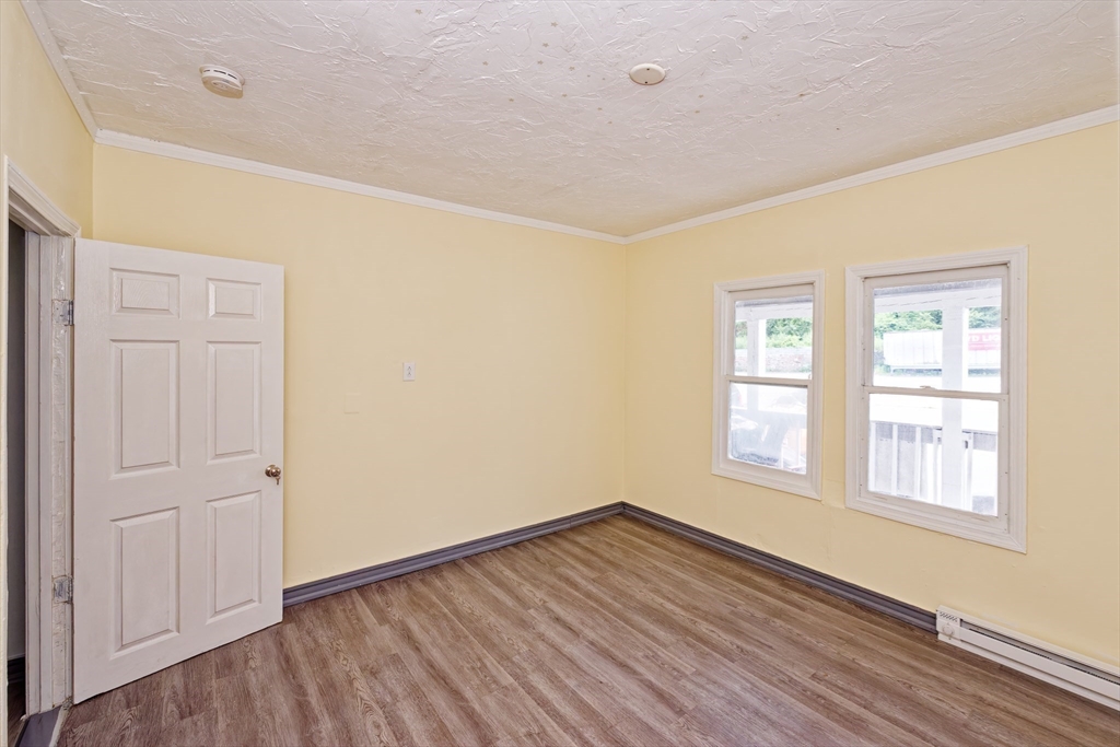 3 bed, 1 bath apartment for rent at 1143 Grafton St Unit 1st floor, Worcester — photo 7 of 14