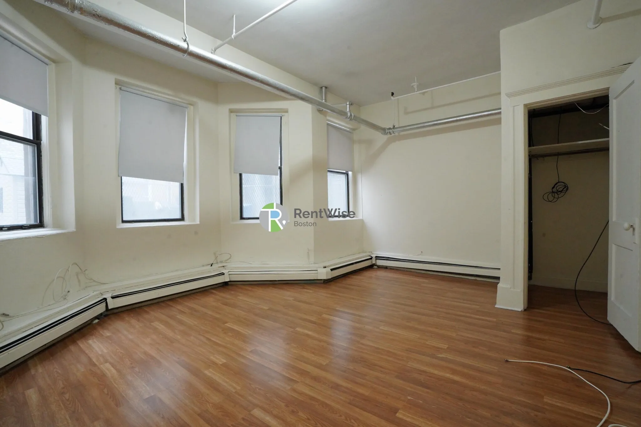 1 bed, 1 bath apartment for rent at 1144 Commonwealth Ave Unit 0C, North Brookline