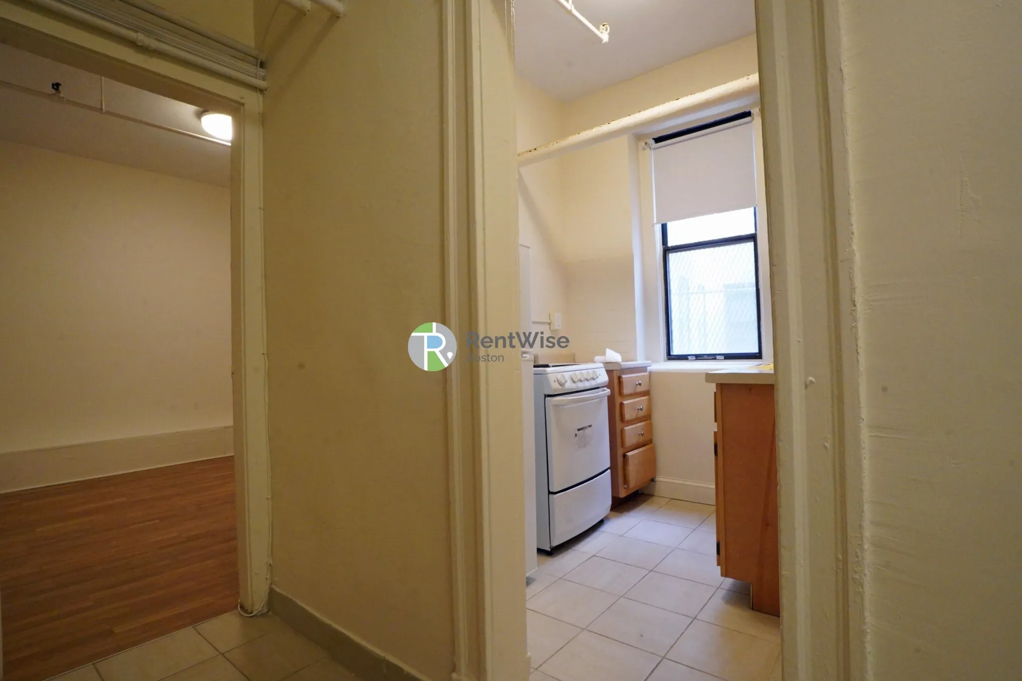 1 bed, 1 bath apartment for rent at 1144 Commonwealth Ave Unit 0C, North Brookline — photo 4 of 13
