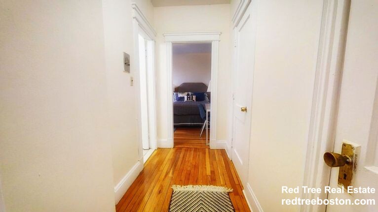 1 bed, 1 bath apartment for rent at 1144 Commonwealth Ave Unit 18, Allston