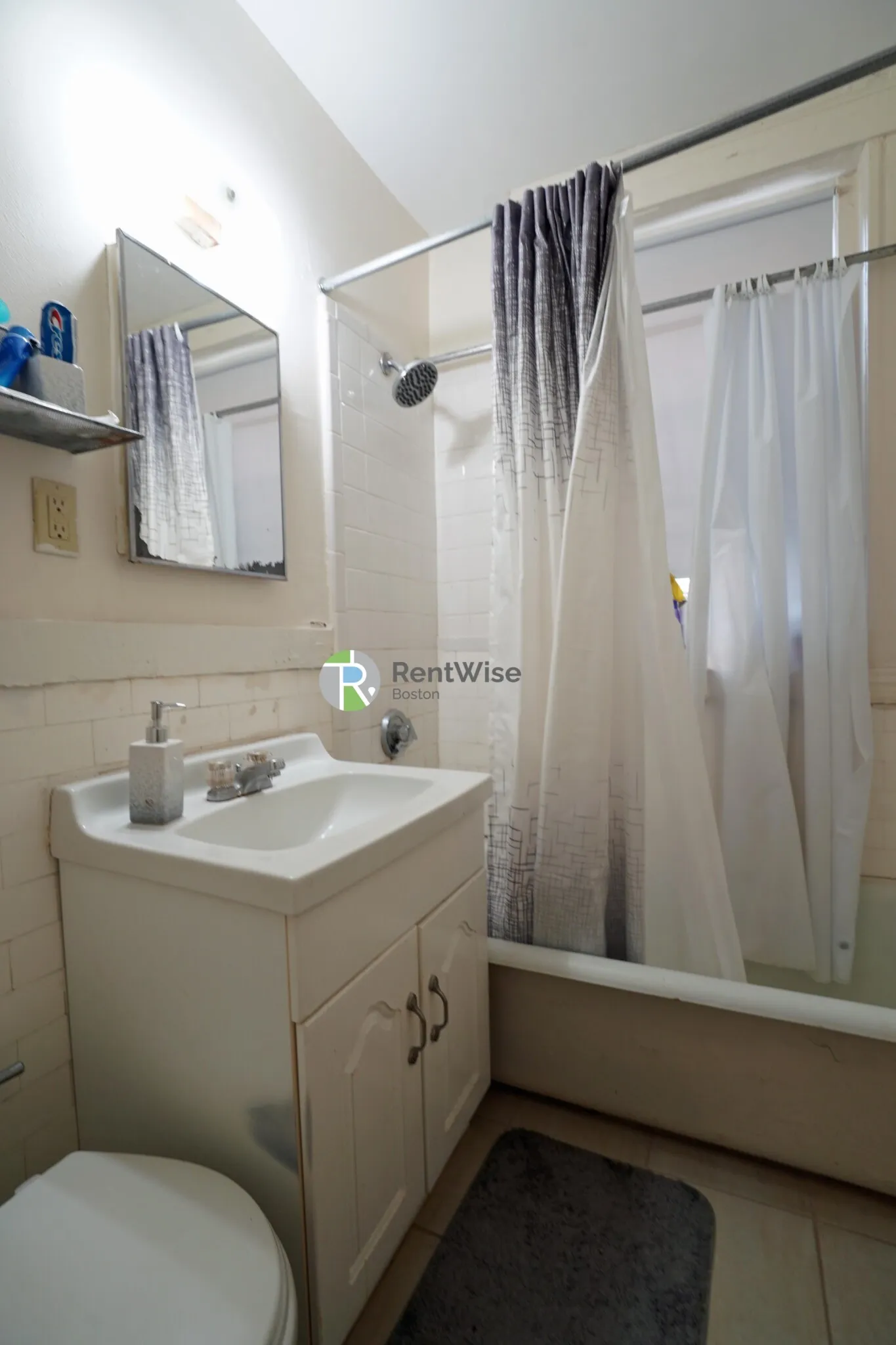 1 bed, 1 bath apartment for rent at 1144 Commonwealth Ave Unit 25, North Brookline — photo 7 of 16