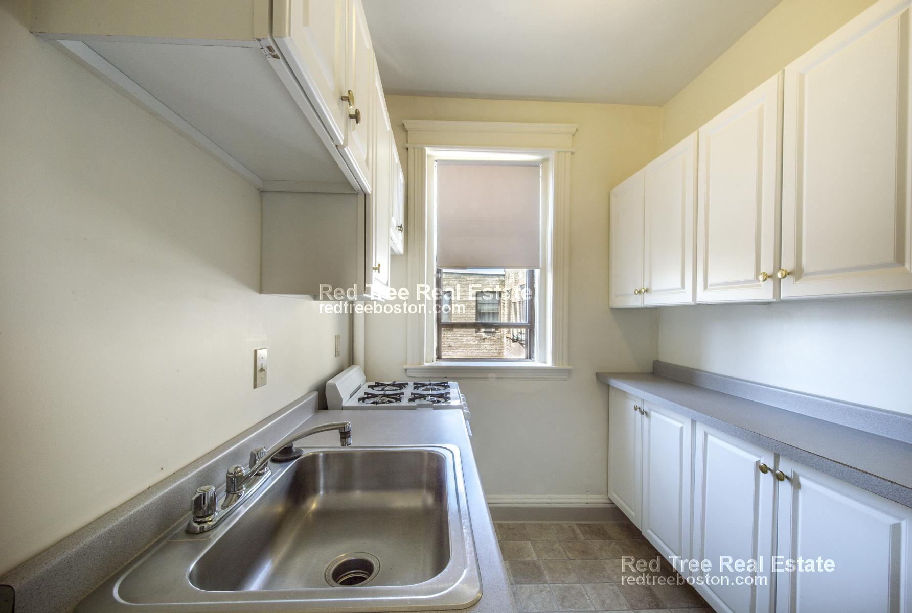 1 bed, 1 bath apartment for rent at 1148 Commonwealth Ave Unit 16, Allston — photo 2 of 5