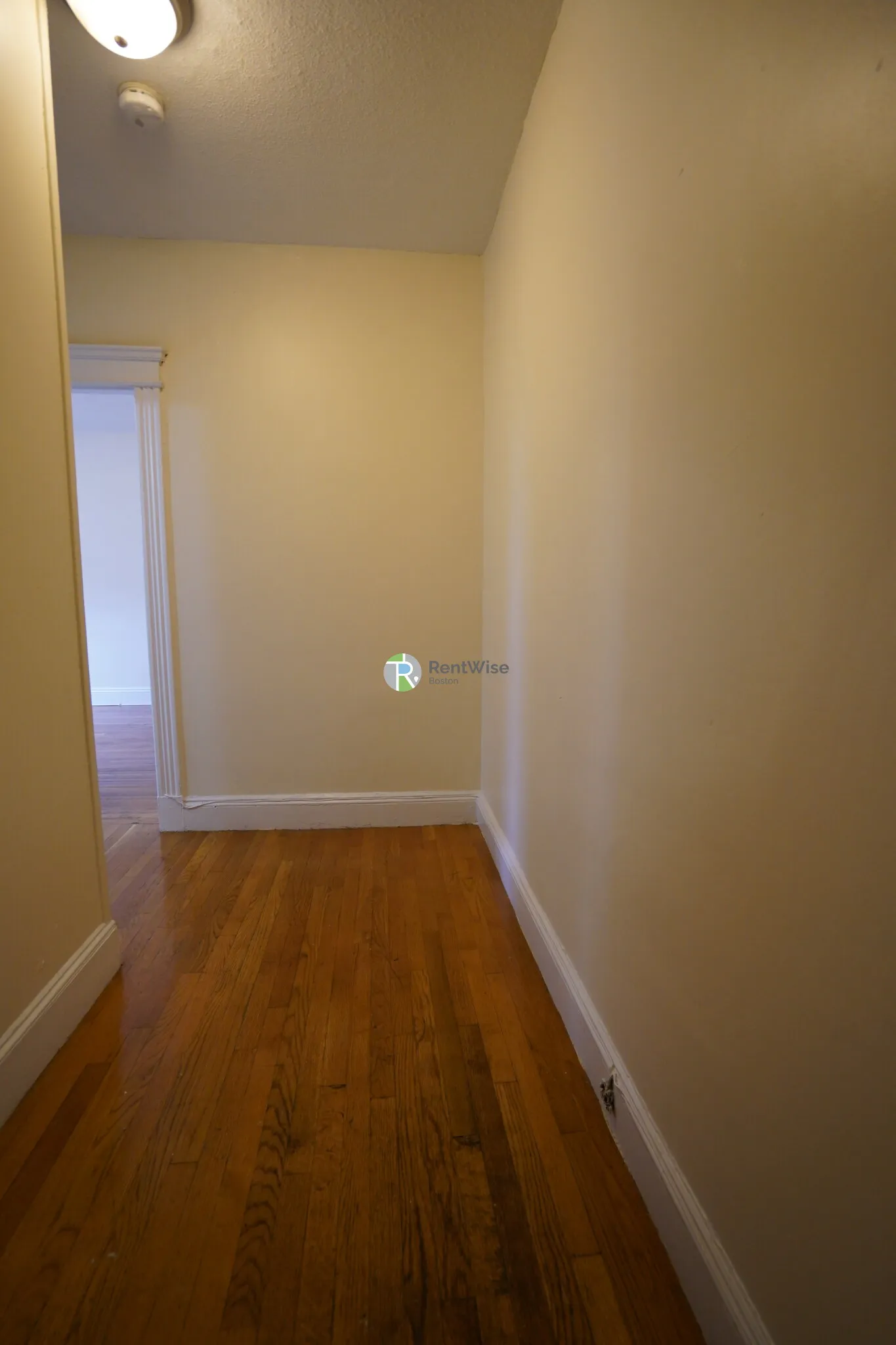 Studio bed, 1 bath apartment for rent at 1148 Commonwealth Ave Unit 33, Allston — photo 4 of 17