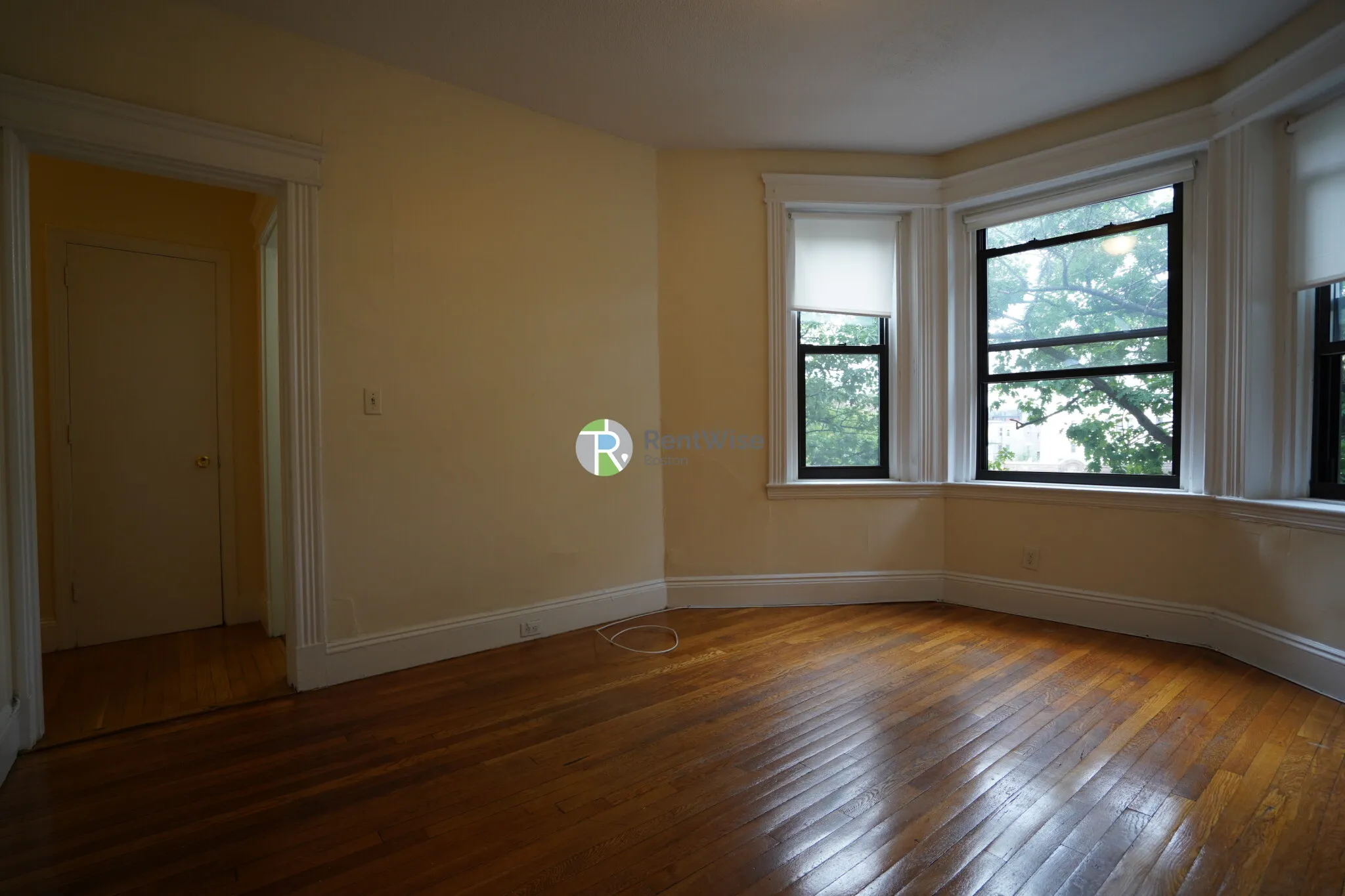 Studio bed, 1 bath apartment for rent at 1148 Commonwealth Ave Unit 33, Allston — photo 3 of 17