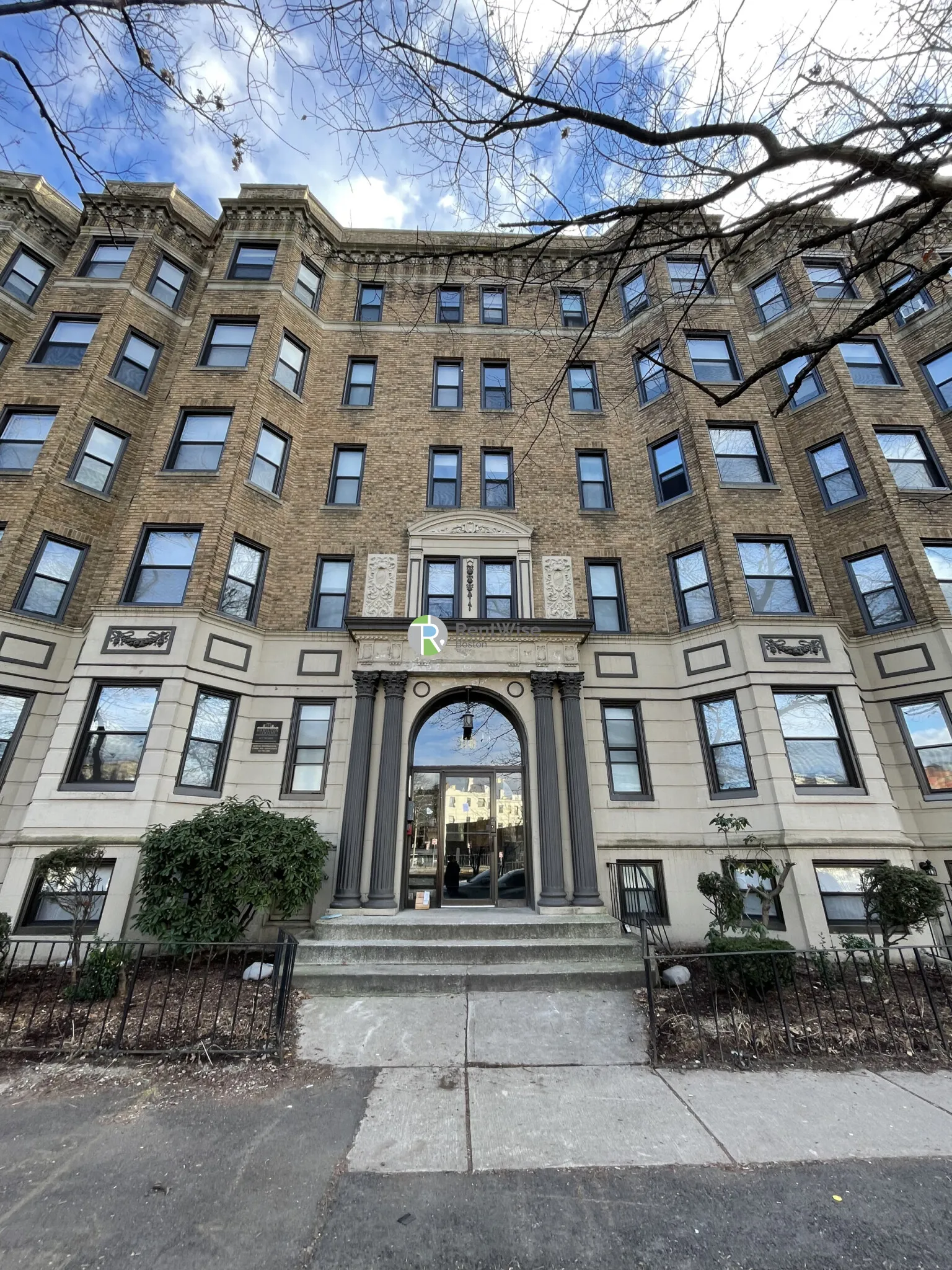Studio bed, 1 bath apartment for rent at 1148 Commonwealth Ave Unit 33, Allston — photo 11 of 17