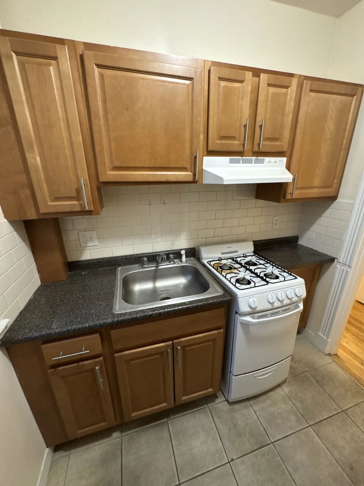 Studio bed, 1 bath apartment for rent at 1148 Commonwealth Ave Unit 38, Allston — photo 5 of 8