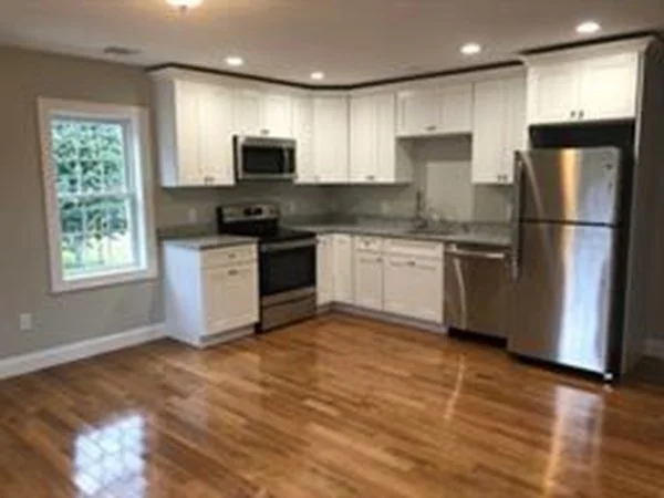 1 bed, 1 bath apartment for rent at 1149 Pleasant St Unit 3, Bridgewater — photo 1 of 9