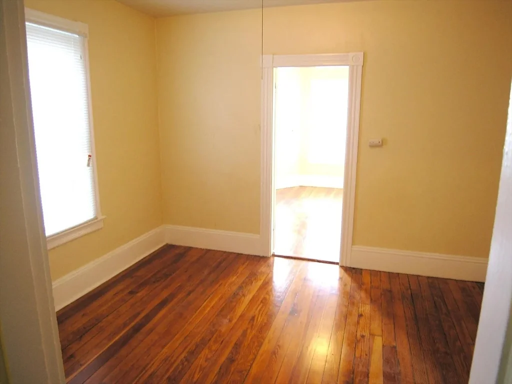 2 bed, 1 bath apartment for rent at 115.5 Bullard St Unit 2W, New Bedford — photo 2 of 4