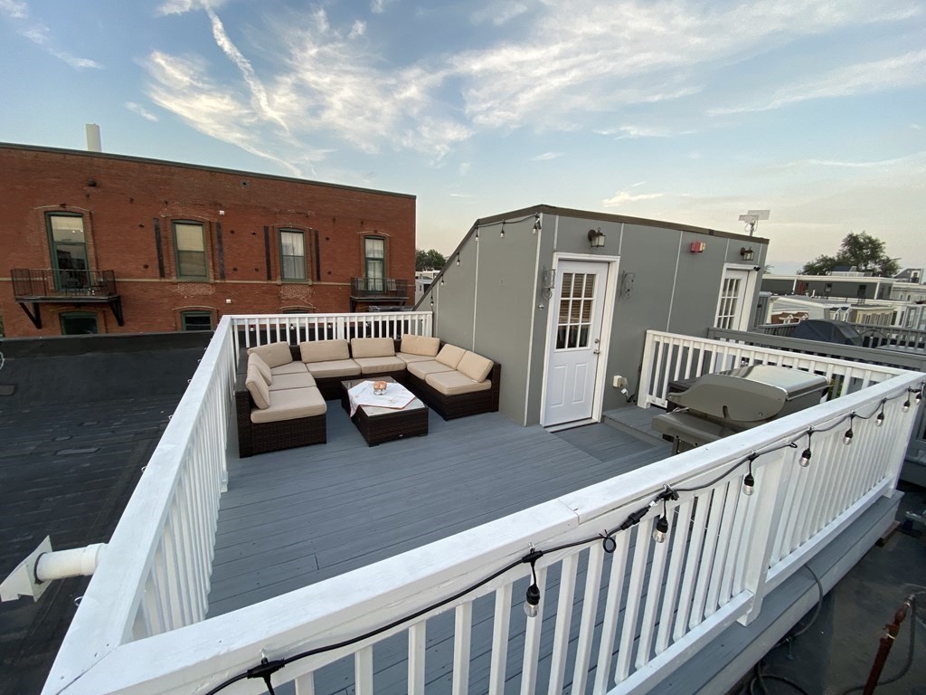 2 bed, 2 bath apartment for rent at 115 B St Unit 6, Boston — photo 17 of 18