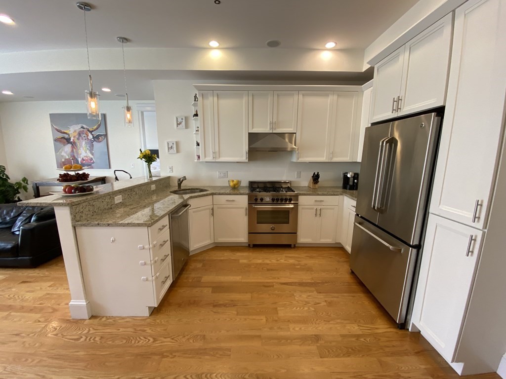 2 bed, 2 bath apartment for rent at 115 B St Unit 6, Boston — photo 3 of 18