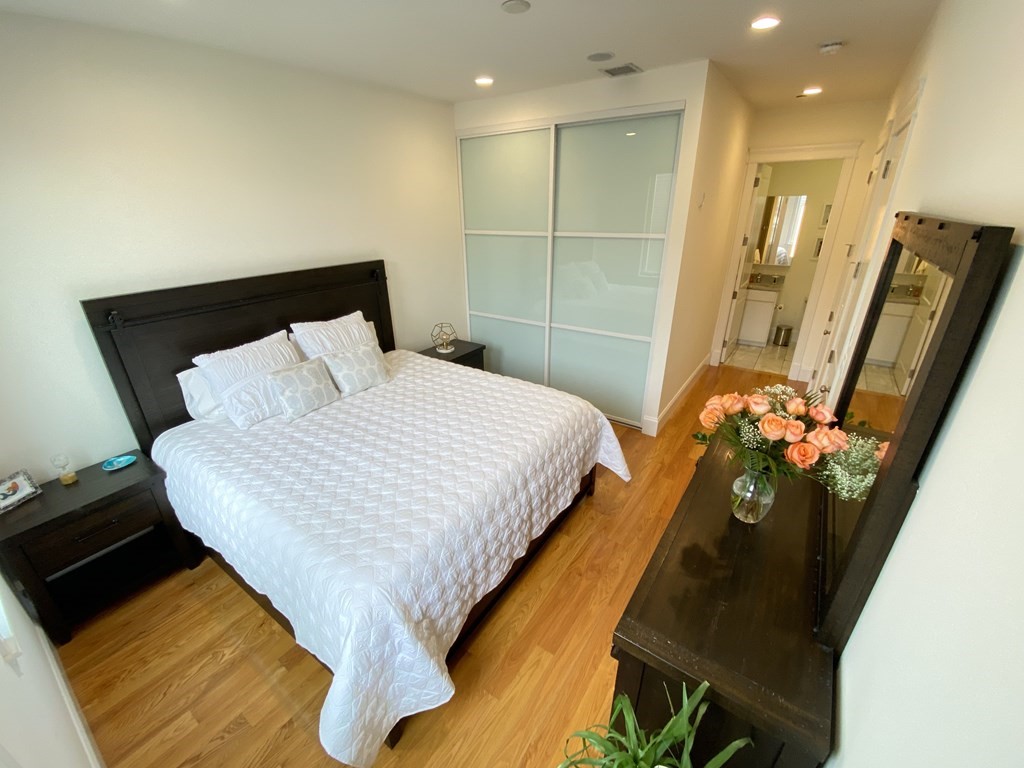 2 bed, 2 bath apartment for rent at 115 B St Unit 6, Boston — photo 8 of 18