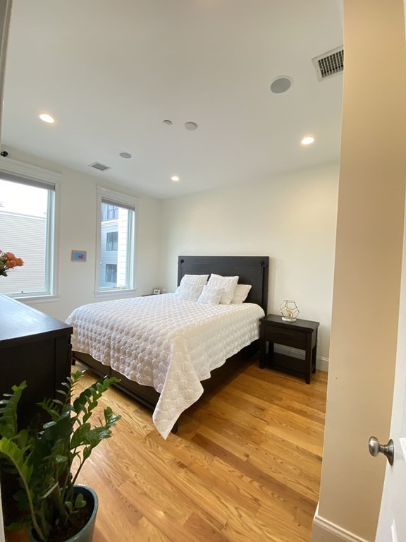 2 bed, 2 bath apartment for rent at 115 B St Unit 6, Boston — photo 7 of 18