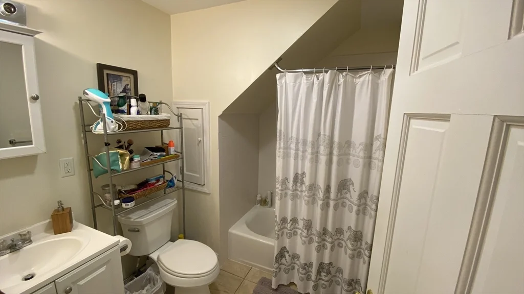 1 bed, 1 bath apartment for rent at 115 Beacon St Unit 2, Back Bay — photo 6 of 6