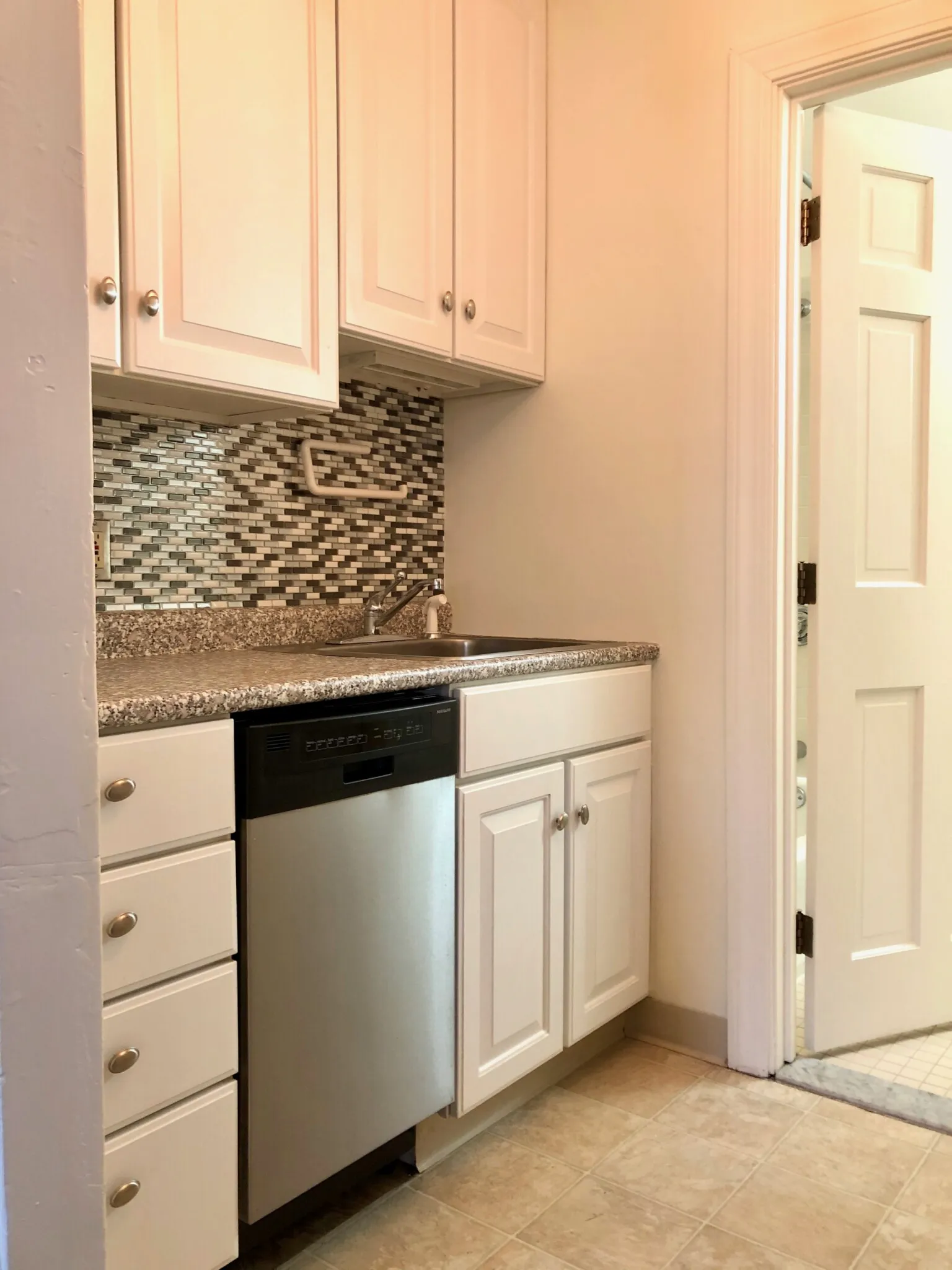 Studio bed, 1 bath apartment for rent at 115 Beacon St Unit 7A, Back Bay — photo 6 of 7